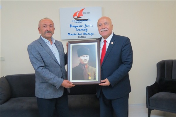 İYİ Parti Bursa İlçe Teşkilatı’ndan Bağımsız Yaşam Derneği’ne ziyaret<