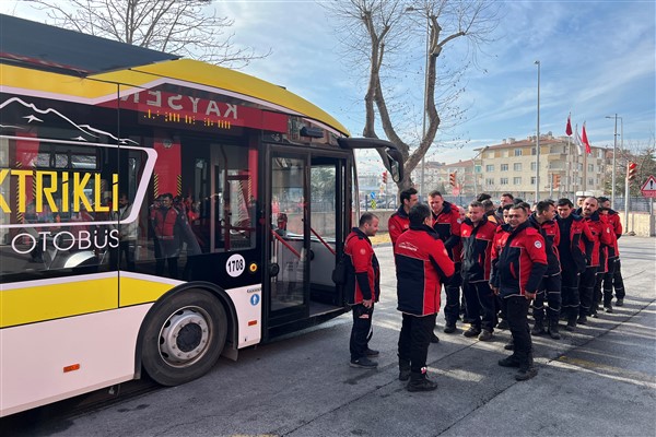 Kayseri Büyükşehir'den elektrikli araçlardaki arızalara müdahale eğitimi<