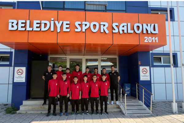 İnegöl Belediyespor Midi Erkekler, Türkiye Şampiyonası’nda mücadele edecek<