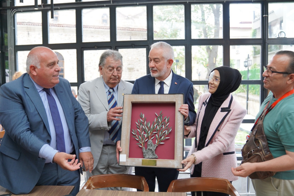 Isparta’da mübadil torunları ziyaret gerçekleştirdi<