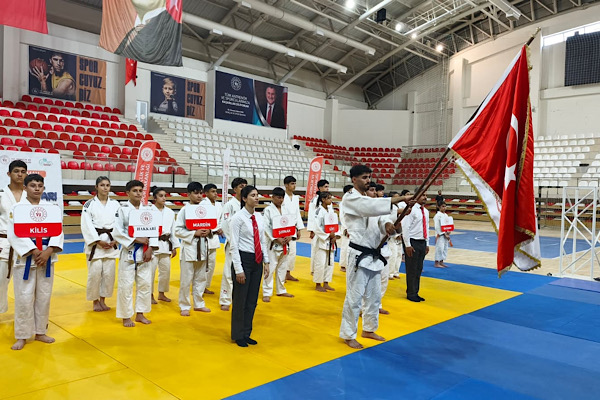 Batman'da Anadolu Yıldızlar Ligi judo müsabakaları gerçekleştirildi