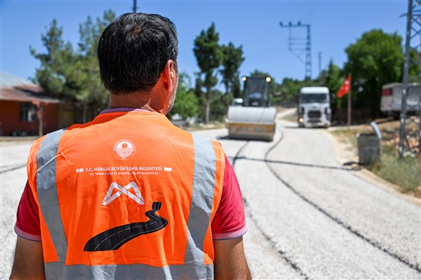 Küstüllü-Kızılen arası 4 bin 200 metrelik bağlantı yolu yenilendi <