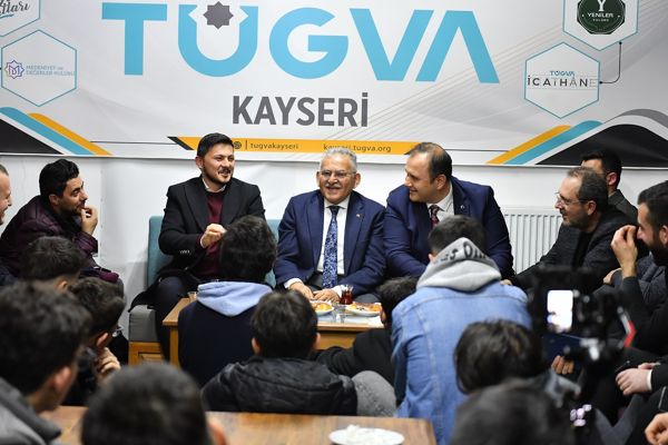 Başkan Büyükkılıç, gençlerle buluştu <