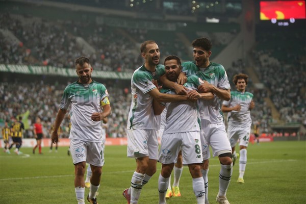 Bursaspor, Adana deplasmanında 5’te 5 peşinde<