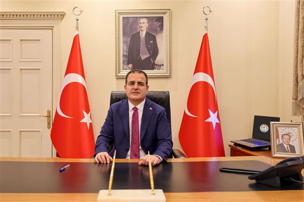Vali Akbıyık'tan Anneler Günü mesajı