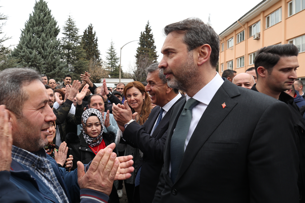 Bakan Bayraktar: Bugün nöbetçi bakan olarak Gazi Meclisimizdeydik