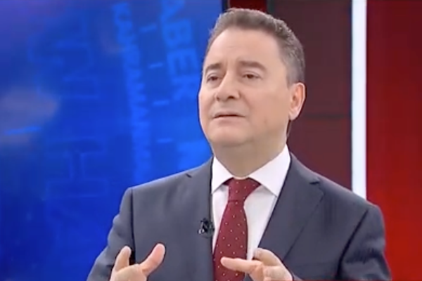 Babacan’dan gençlere birlik ve umut mesajı