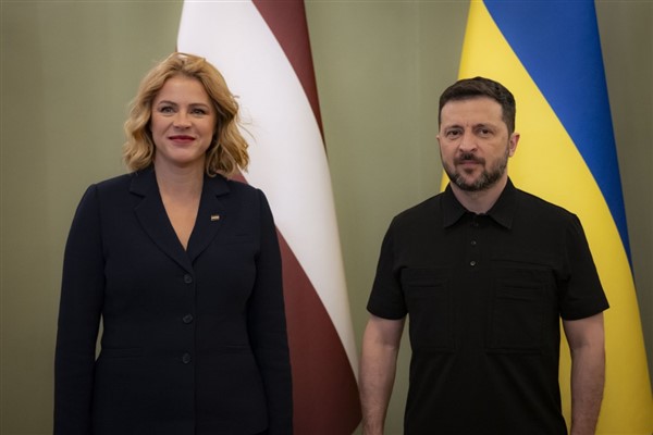 Zelenski: Letonya Hükümeti'ne yardımları ve yeni savunma paketi için minnettarım<