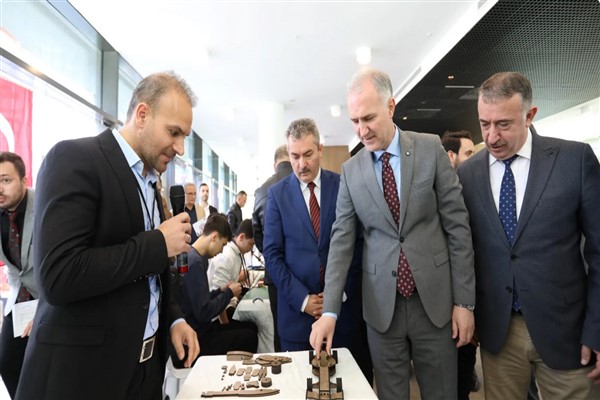 İnegöl'de Bilim Şenliği başladı