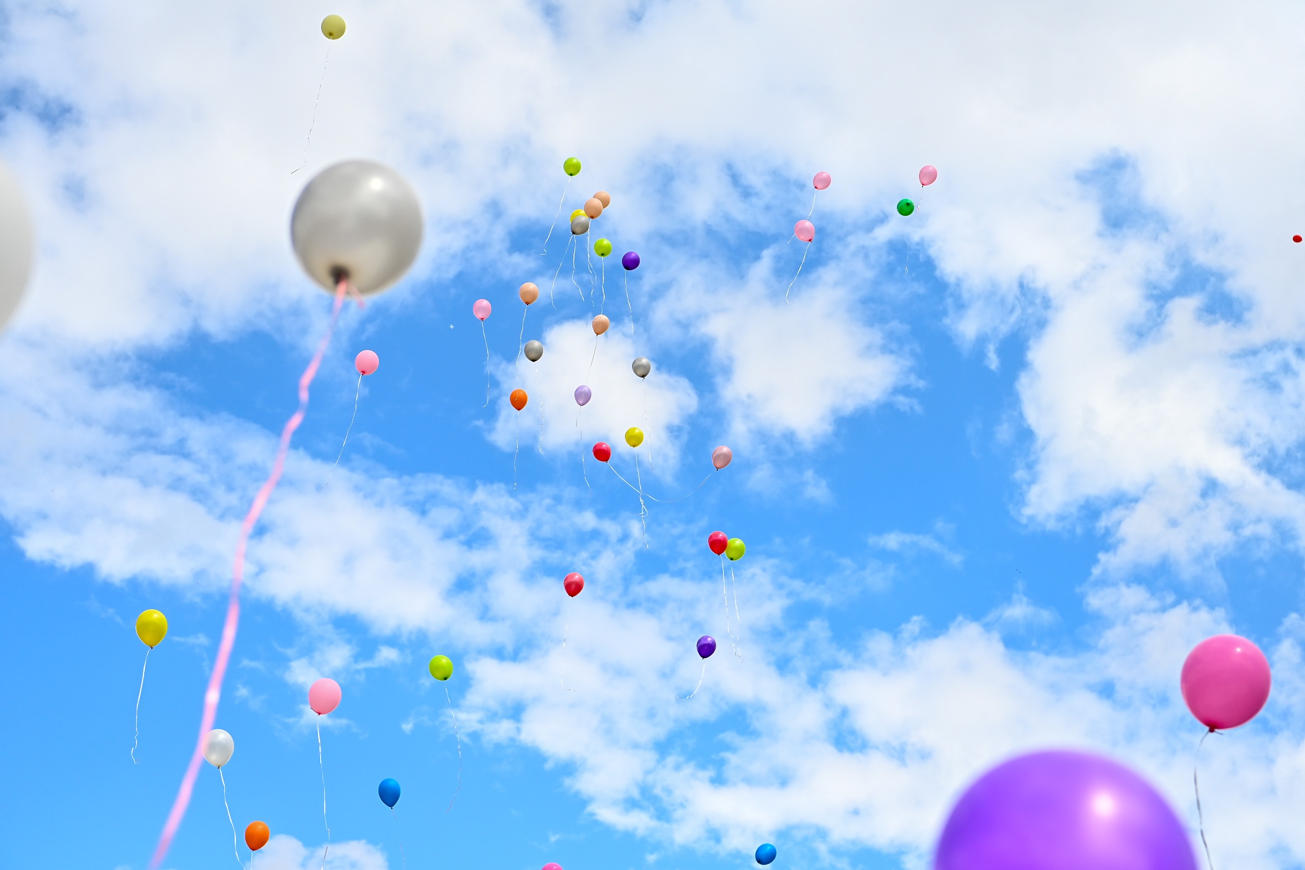 Mamak Belediyesi'nden tedavisi süren 8 yaşındaki Melek için uçan balon etkinliği<