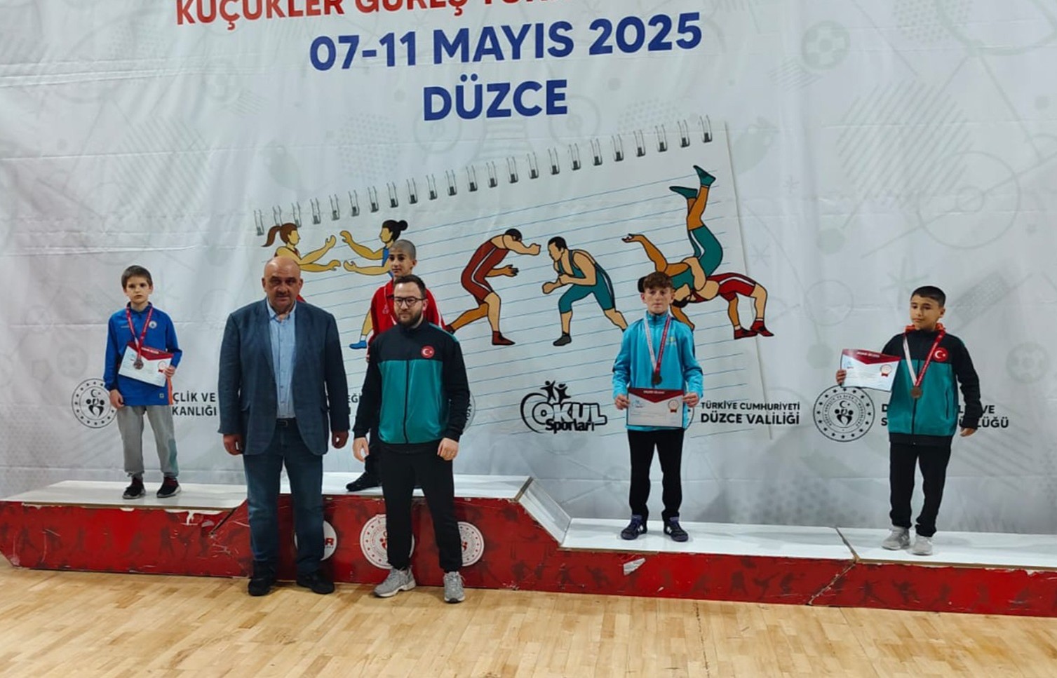 Karamanlı güreşçiler Türkiye Şampiyonası'ndan dereceyle döndü<