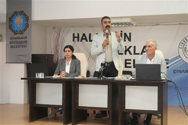 Eş Başkan Hatun, Çınar’daki muhtarlar ile bir araya geldi<