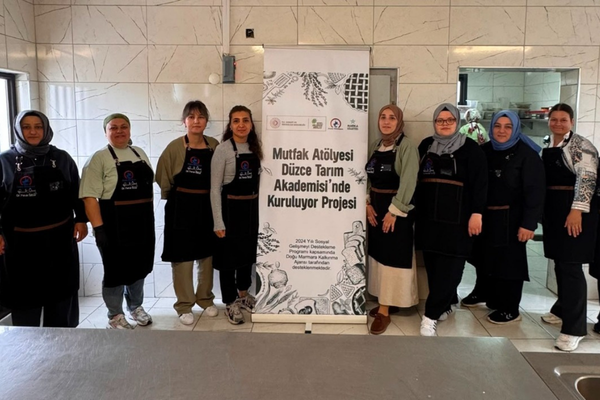 Düzce’de mutfak atölyesi kursiyerleri tadım gününde ürünlerini tanıttı<