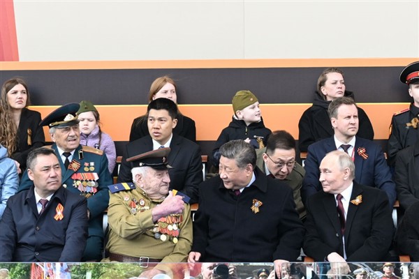 Xi Jinping, Zafer Günü törenine katıldı<