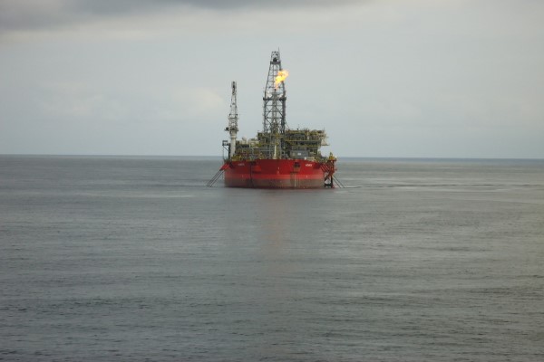 Brent petrolde yönü jeopolitik gelişmeler ve Hürmüz Boğazı belirleyecek<