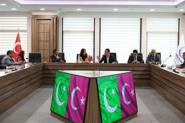 Pakistanlı heyet Bağcılar Belediyesi’ni ziyaret etti <