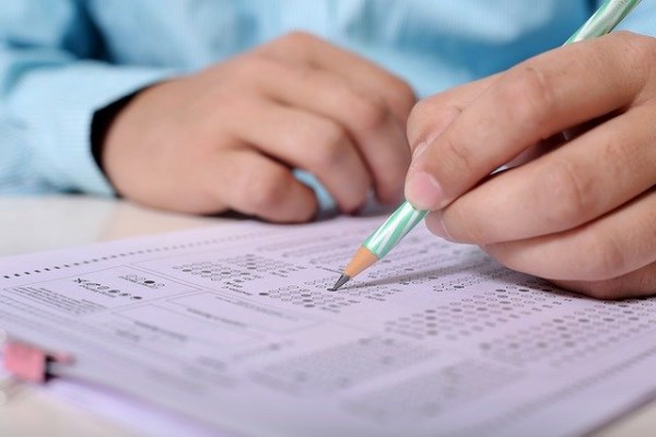 Karamanlı öğrencilerden bursluluk sınavında Türkiye birinciliği