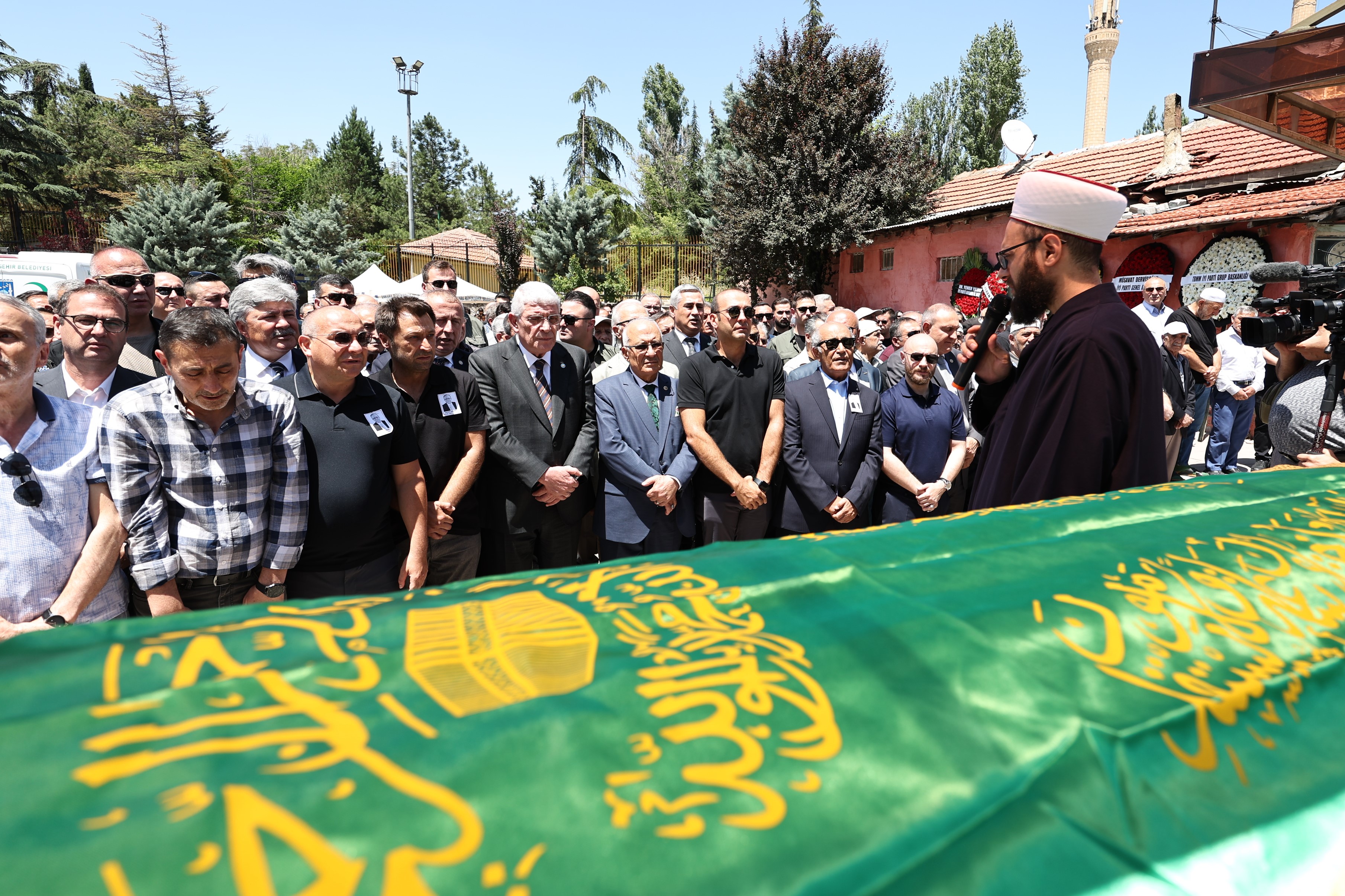 Dervişoğlu, Adana Milletvekili Taş'ın dayısı Zafer Günler'in cenazesine katıldı