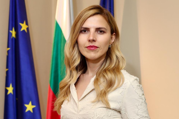 Petrova, AB üye devletlerinin ilk diplomatlarını tebrik etti<