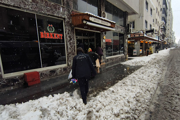 Diyarbakır’da kar yağışı mağdurları otellere yerleştirildi<