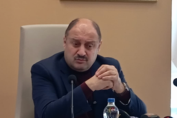 Gülpınar: Şehrimiz tarihinin en yoğun kar yağışlarından birini yaşadı<