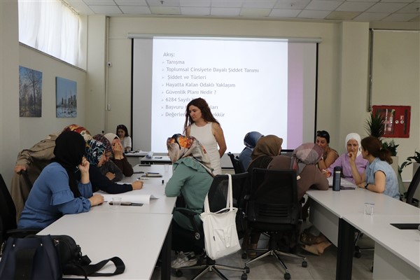 Diyarbakır'da kadınlara yönelik toplumsal cinsiyet eşitliği atölyesi düzenlendi