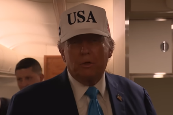 Trump, İran'la iş yapan ülkelere derhal yüzde 25 gümrük vergisi uygulayacak<