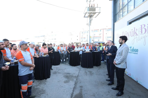 Başkan Taban, temizlik işleri personeliyle bir araya geldi<