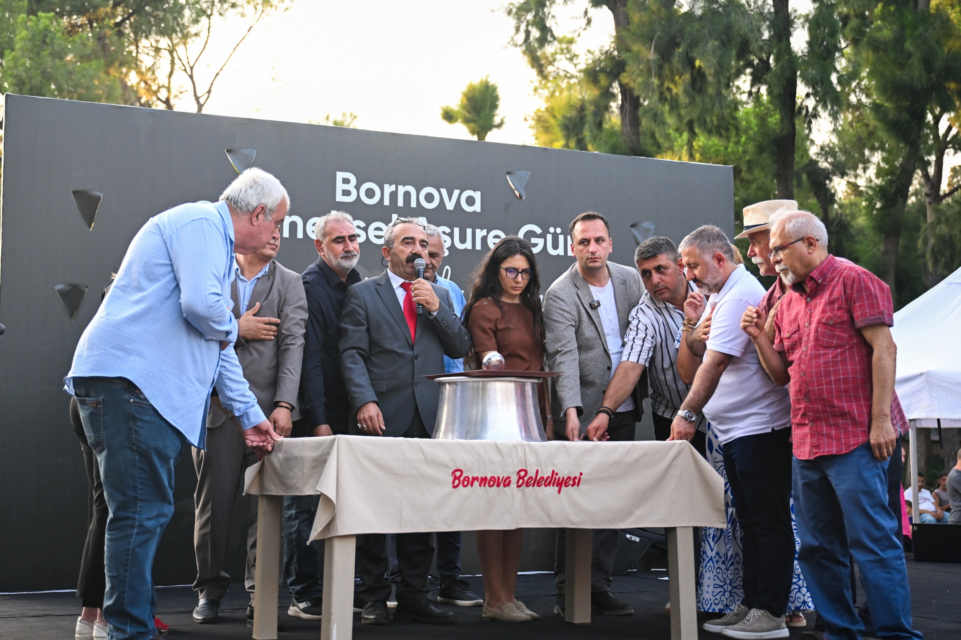 Bornova’da aşure etkinliği <