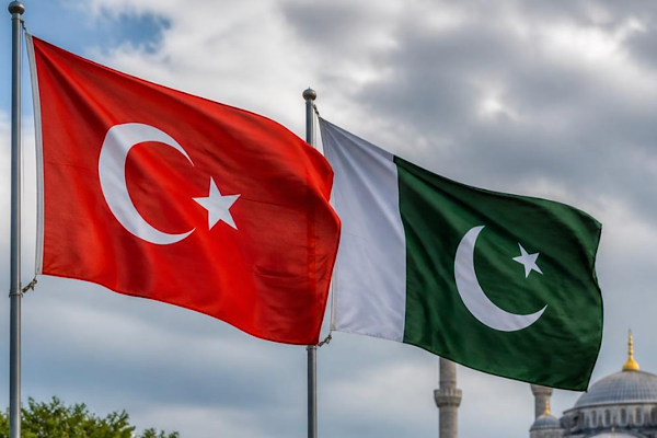 Pakistan ve Türkiye dışişleri bakanları bölgesel gelişmeleri görüştü<