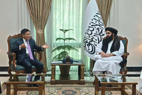 Çinli temsilciden Afganistan-Pakistan hattında mekik diplomasisi<