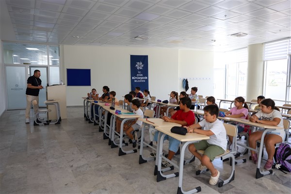 Büyükşehirin yaz dönemi İngilizce kursları sürüyor<