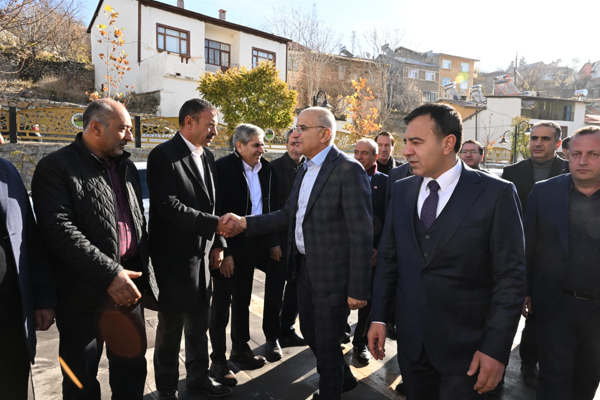 Başkan Er, Pütürge'de ziyaretler gerçekleştirdi