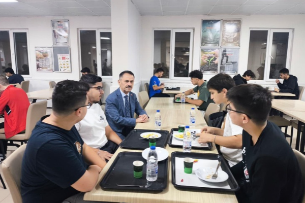 Vali Aktaş, Gazi Süleyman Paşa Erkek Öğrenci Yurdunu ziyaret etti<