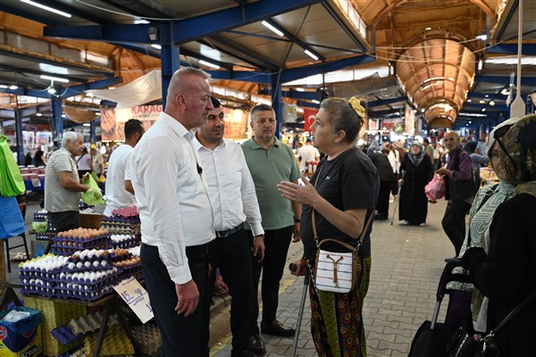 Başkan Karabatı, Ömer Matlı Kapalı Pazaryeri'nde vatandaşlarla bir araya geldi