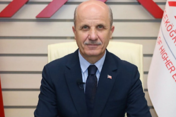 Özvar: Üniversitemizin asıl kıymeti yetiştirdiği gençlerdir