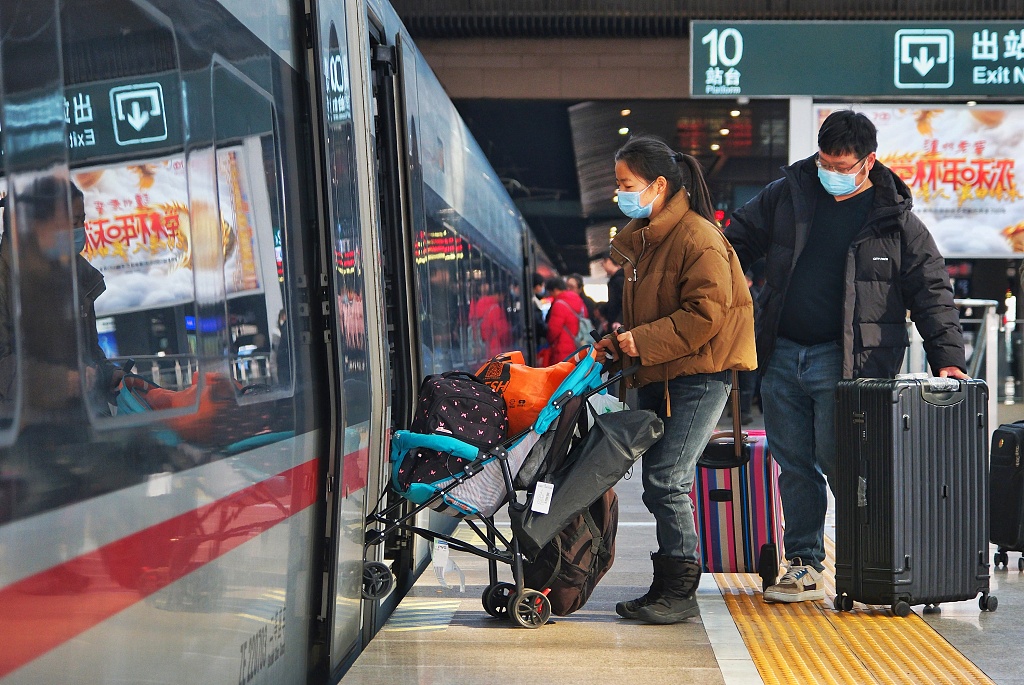 Bahar Bayramı trafiğinde Çin demiryolları 300 milyondan fazla yolcu taşıdı