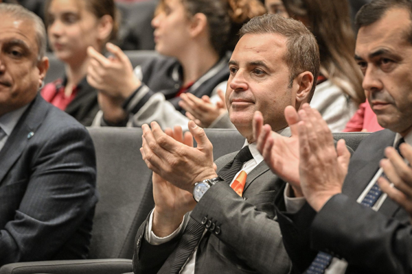 Akın: Balıkesir’imizi hep birlikte sporun merkezi yapacağız<