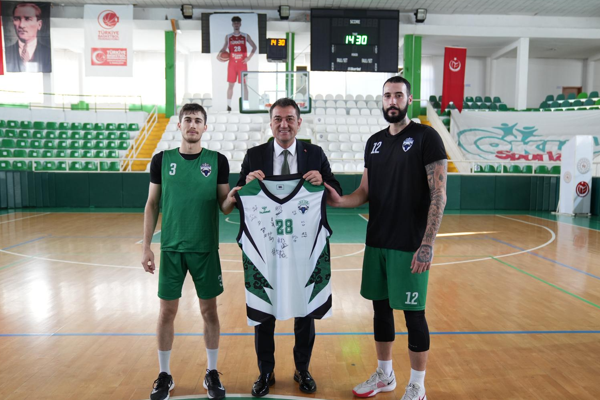 Başkan Köse'den Kerasus Basketbol Takımı'na ziyaret<