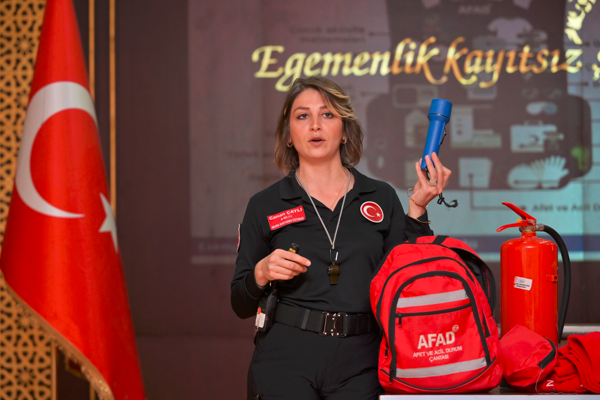 Esenyurt’ta personel için afet bilinci seferberliği<