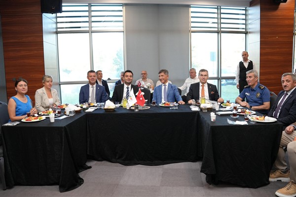 Başkan Sarıkurt, Çorlu TSO Meslek Komiteleri Toplantısı’na katıldı<