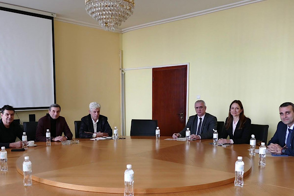 Shtonova, sosyal ortaklarla diyalog sürecini başlattı<