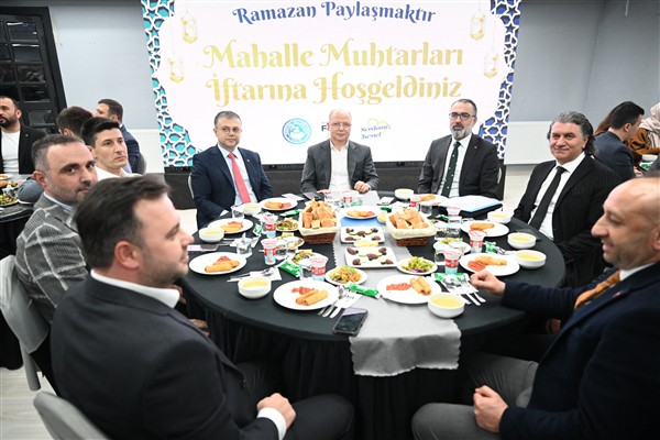 Başkan Erol, mahalle muhtarlarıyla iftarda buluştu