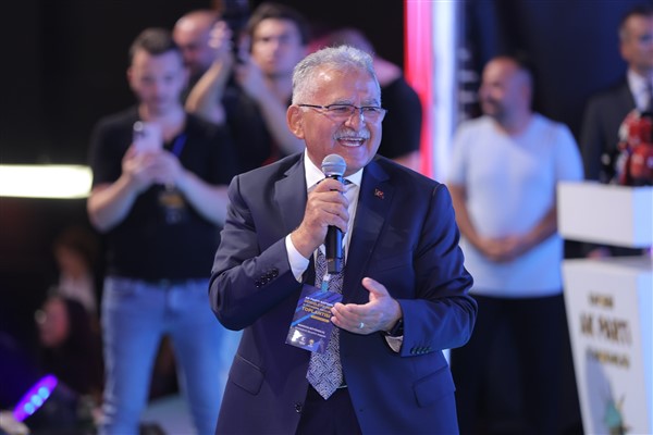 Büyükkılıç, AK Parti Kayseri Genişletilmiş İl Danışma Meclisi Toplantısı’na katıldı<