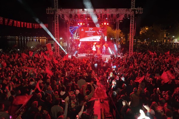 Cumhuriyet’in 102. yıl dönümü Edremit'te coşkuyla kutlandı