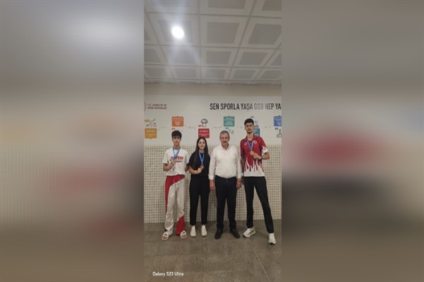 Batman Altın Yumruk Spor Kulübü sporcusu Çelik, şampiyon oldu<