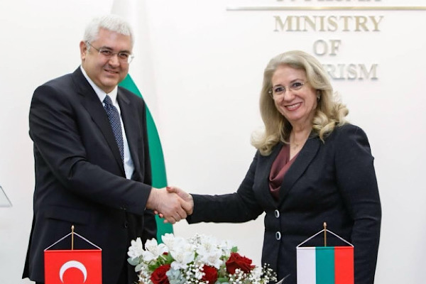 Georgieva: İki ülke arasındaki turist akışında artış var<