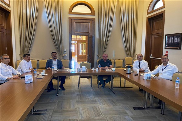 Kayseri Büyükşehir Belediyesi, Acıbadem Hastanesi yönetimi ile toplantı yaptı<