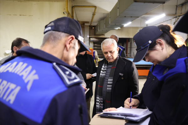 Başkan Şahin, zabıta ekipleriyle denetim gerçekleştirdi<