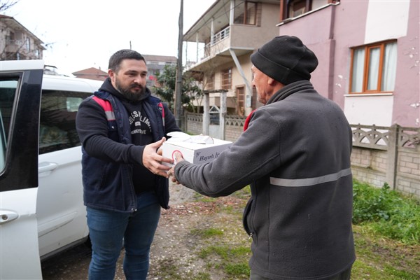Düzce Belediyesi’nden hasta, yaşlı ve ihtiyaç sahiplerine destek<